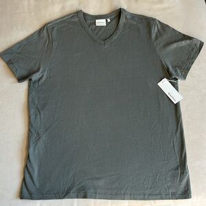 NWT Richer Poorer Short Sleeve V-Neck 100% Organic Cotton T-shirt Men’s Size L